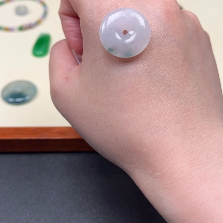 定制翡翠未镶嵌平安扣