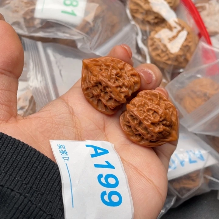 文玩核桃吊坠核桃