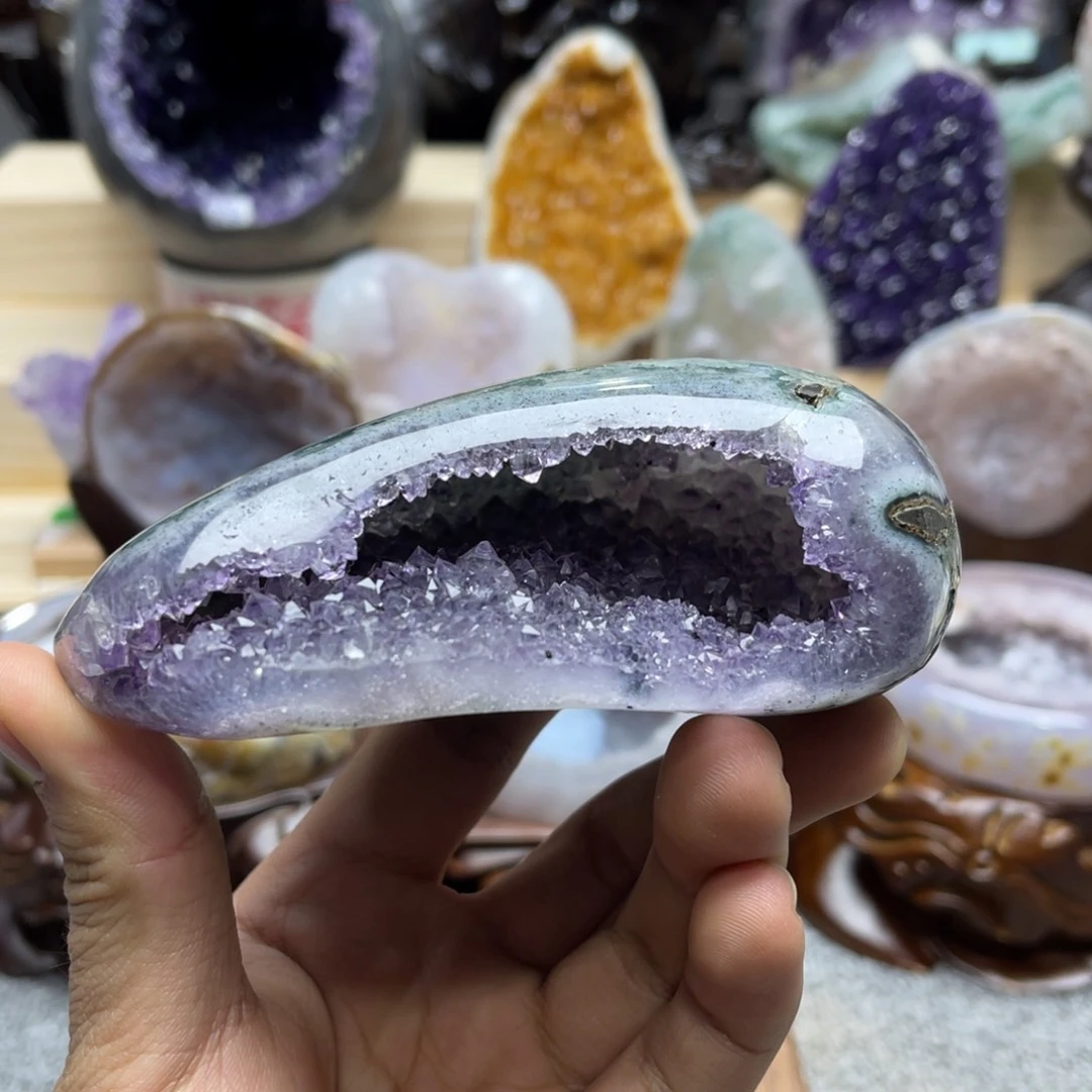 水晶大型摆件未镶嵌