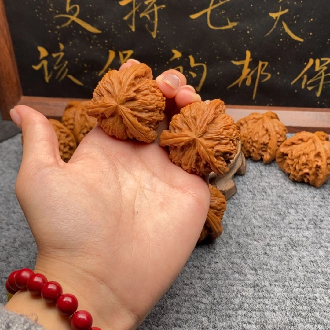 【闪购商品】吊坠文玩核桃T***a