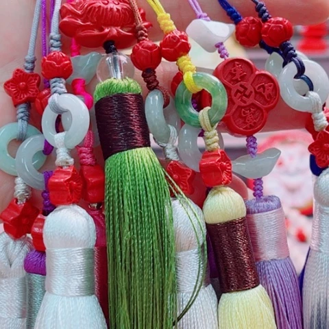 翡翠未镶嵌颈饰多样性发货一件