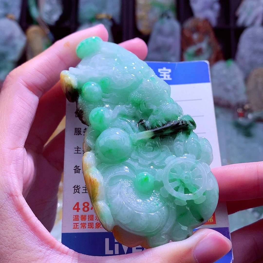 颈饰未镶嵌翡翠天然