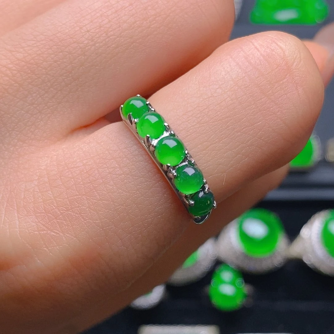 未镶嵌戒指翡翠戒指