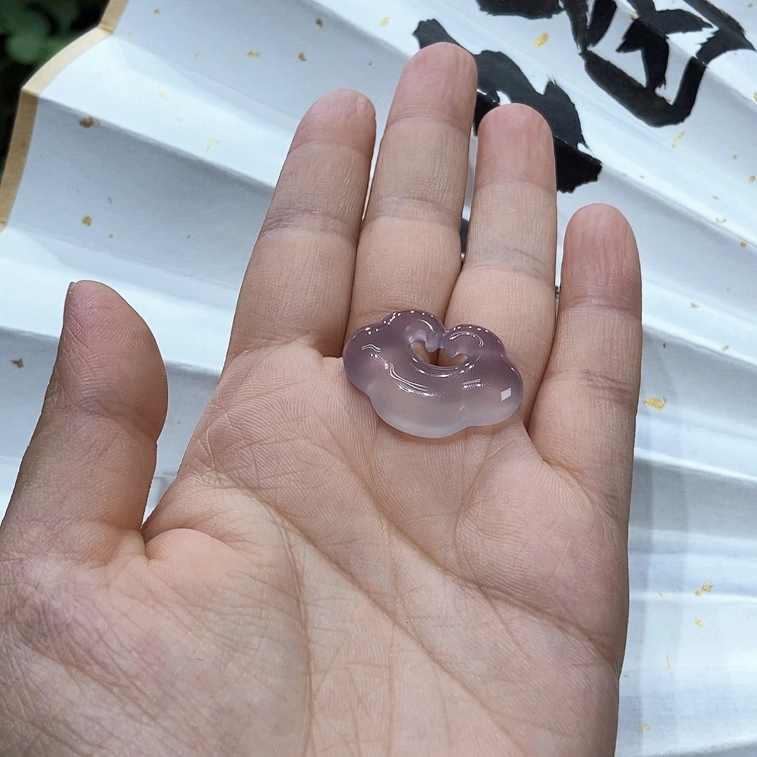 兔****未镶嵌颈饰玛瑙/玉髓