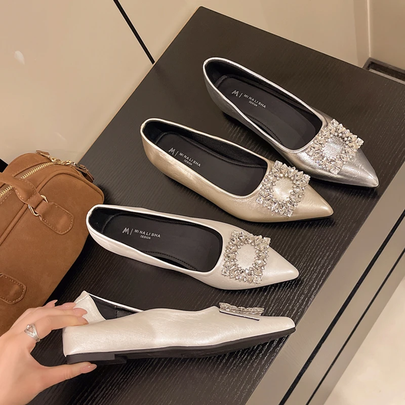 2025年夏季新款法式尖头平底水钻方扣单鞋女百搭浅口一脚蹬瓢鞋