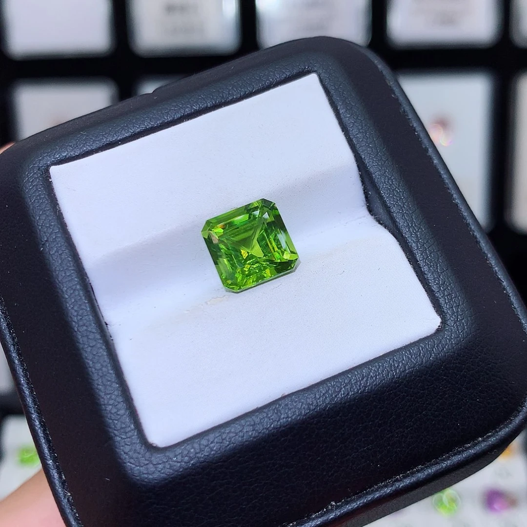 裸石未镶嵌橄榄石4.05克拉