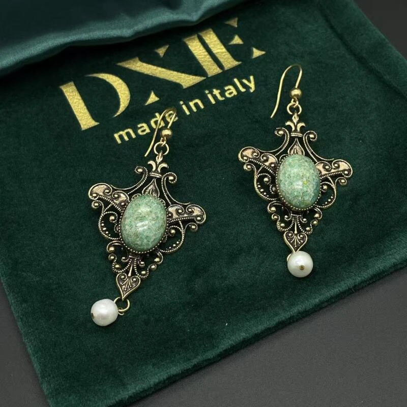 铜合金 树脂 Anna耳钩 AN412