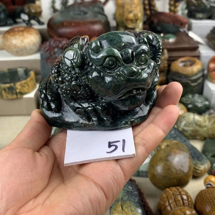 乐***边未镶嵌岫岩河磨玉（透闪石质玉）珠宝奇石