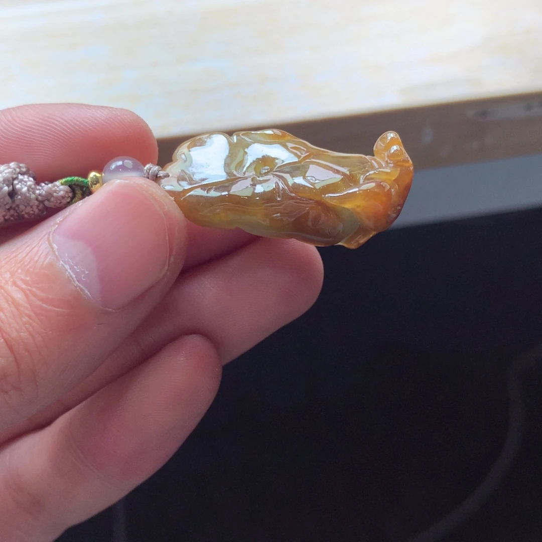翡翠颈饰未镶嵌吊坠