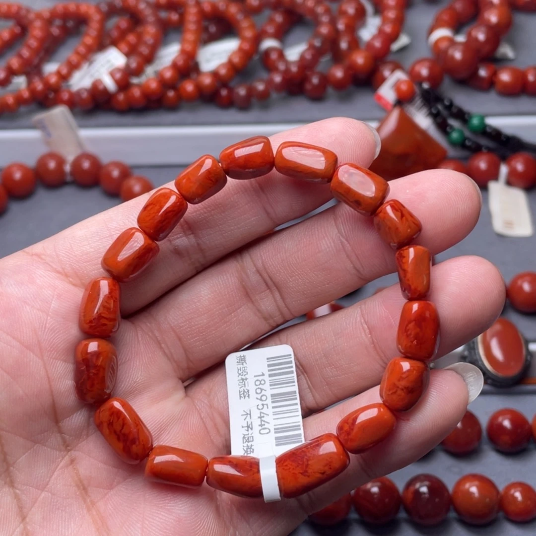 梓****南红玛瑙未镶嵌南红玉石8mm瓦西随型手串