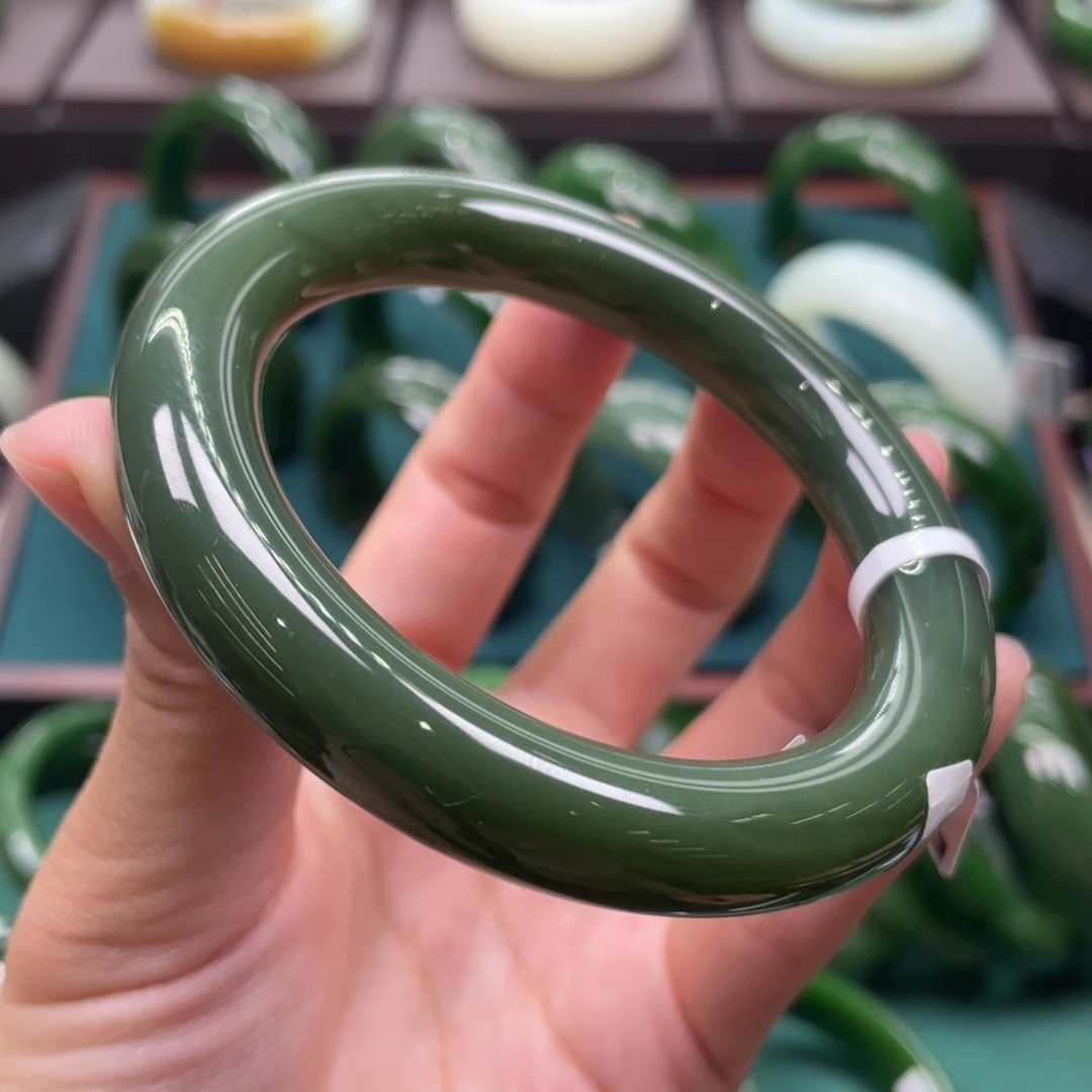 和田玉（碧玉）未镶嵌手镯5657