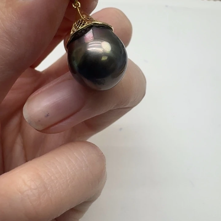 18K金镶嵌颈饰海水珍珠