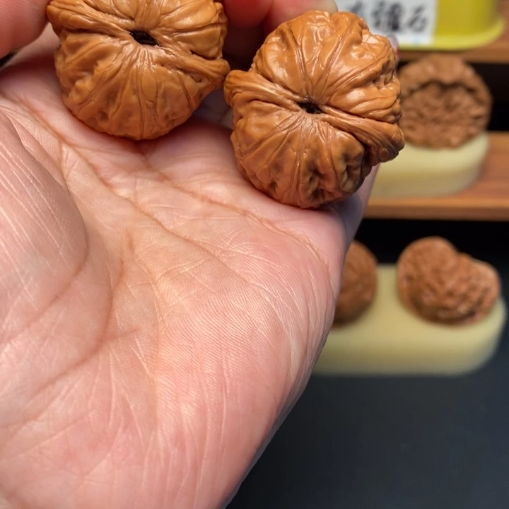 文玩核桃吊坠38全品元宝