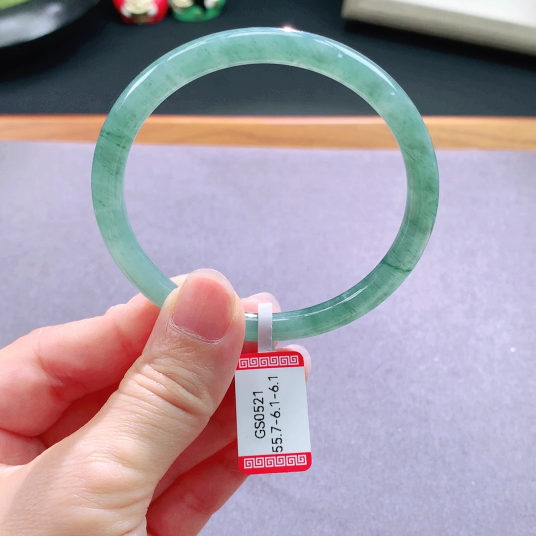 翡翠手镯未镶嵌天然翡翠手镯