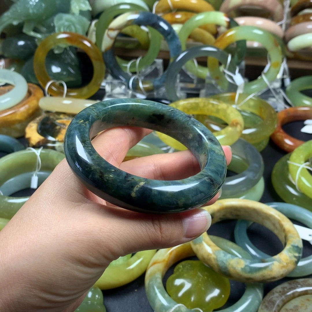 蛇纹石玉未镶嵌手镯