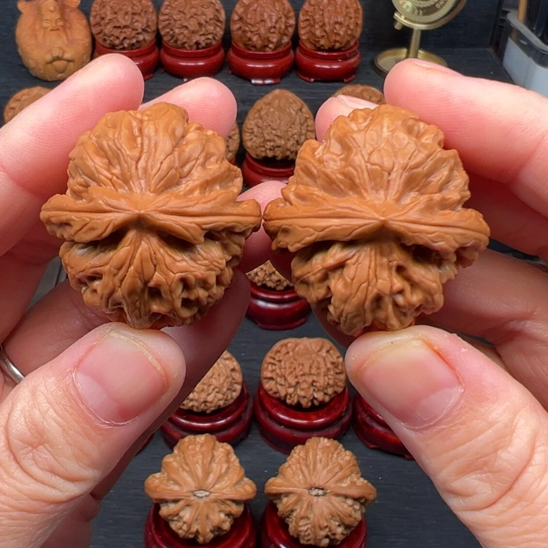 文玩核桃吊坠36红锦鲤