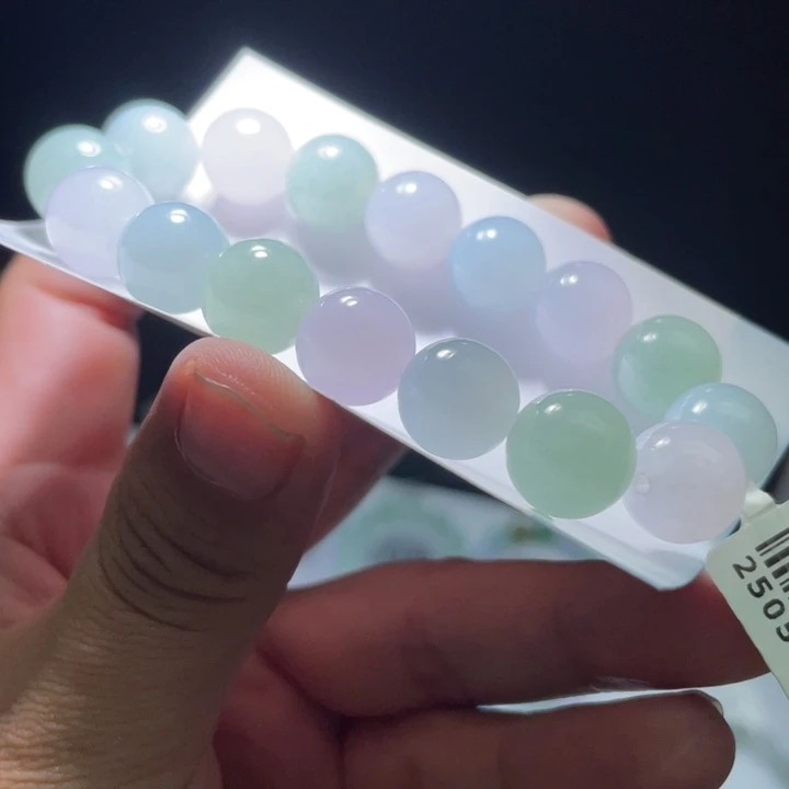 未镶嵌定制翡翠阿*翡翠卡12