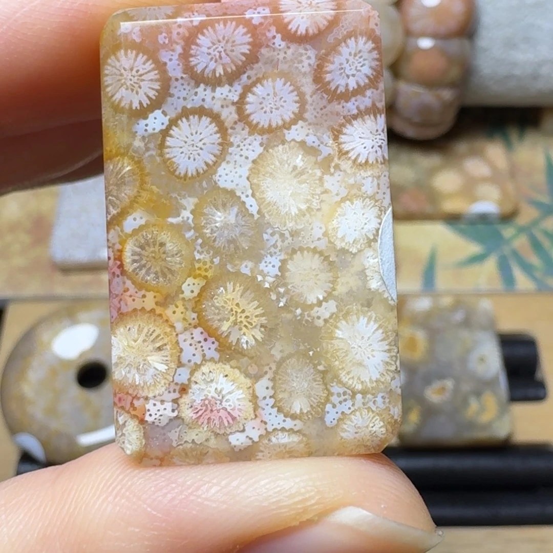 硅化玉粉黄果冻未镶嵌