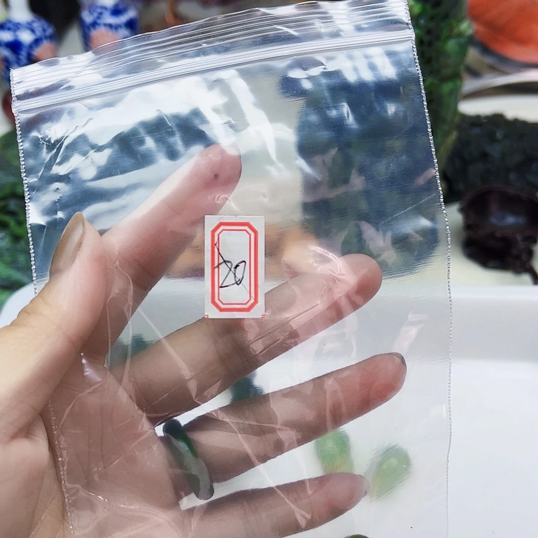 旺***贝和田玉（糖玉）未镶嵌珠宝半成品