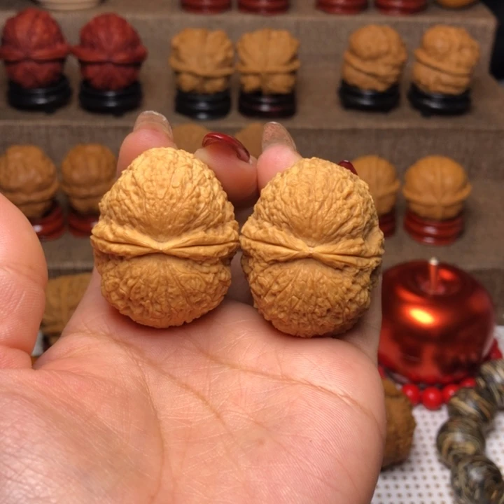 文玩核桃把件36麒麟元宝