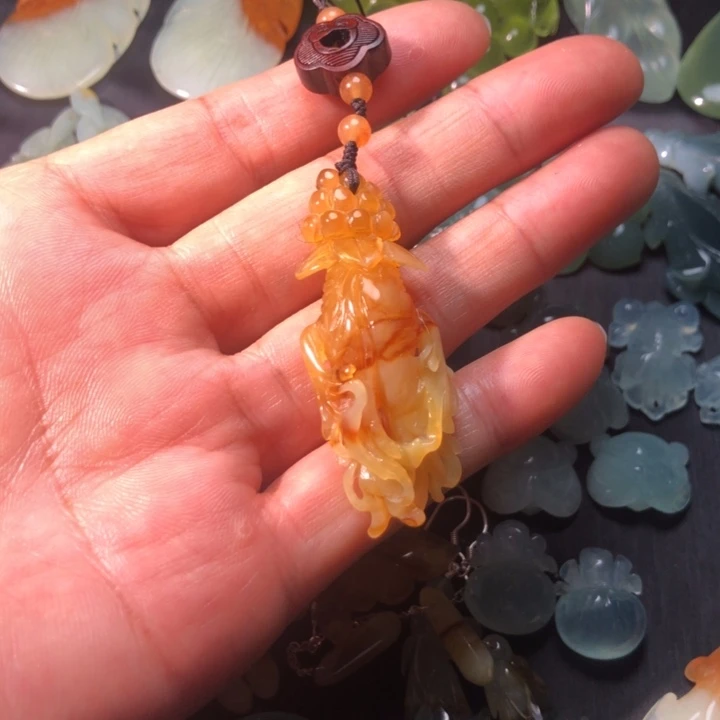 蛇纹石玉未镶嵌耳坠