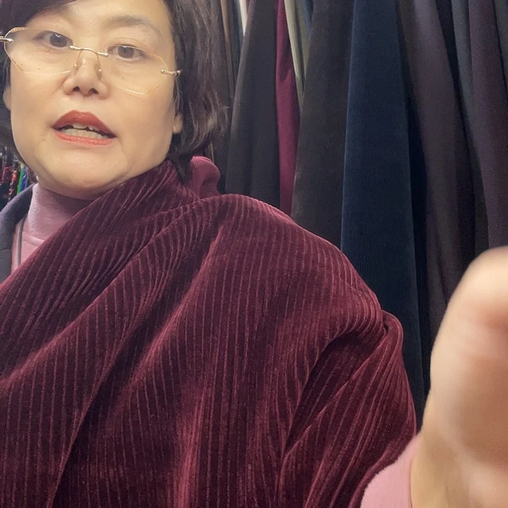 宽条加绒酒红1.1米面料