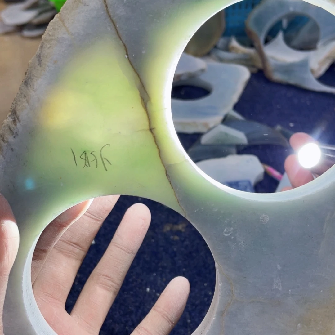 翡翠挂件未镶嵌K缅甸天然翡翠片料