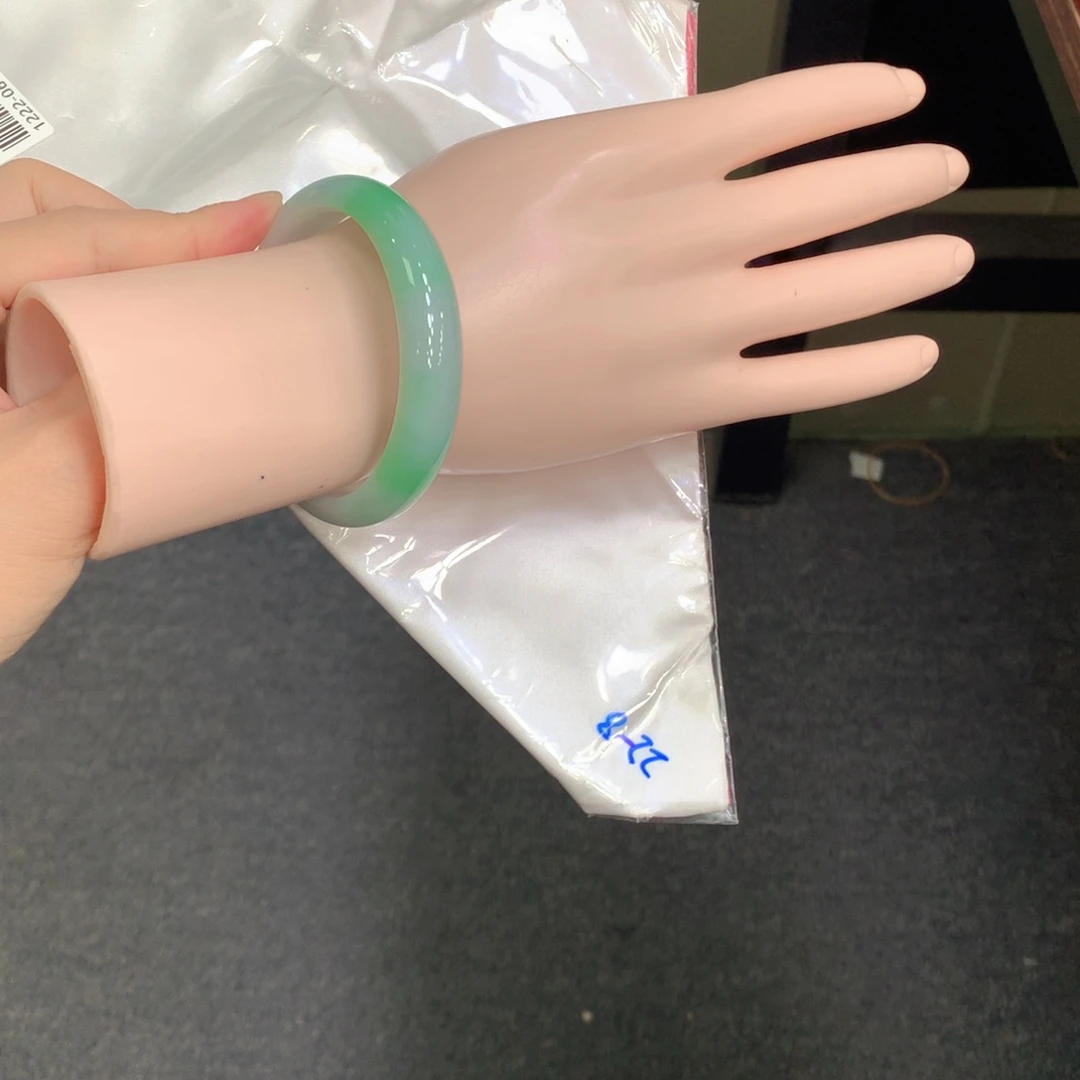 翡翠未镶嵌手镯贵妃
