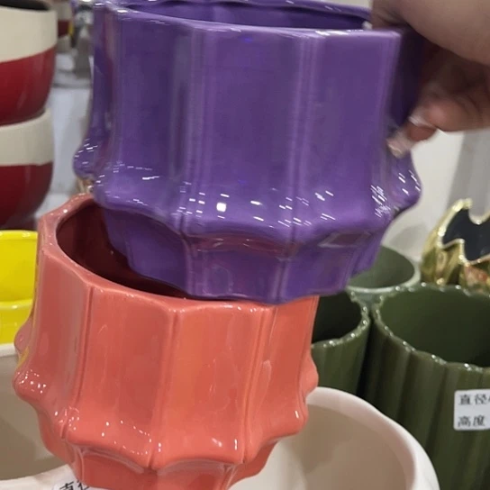 多肉绿植陶瓷花盆9.9包邮，有孔