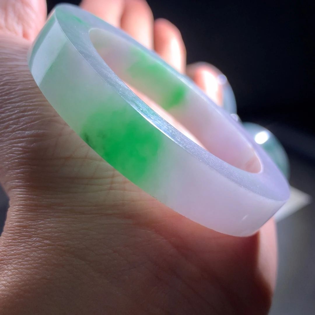 定制翡翠未镶嵌手镯