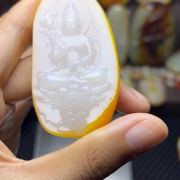 和田玉未镶嵌颈饰