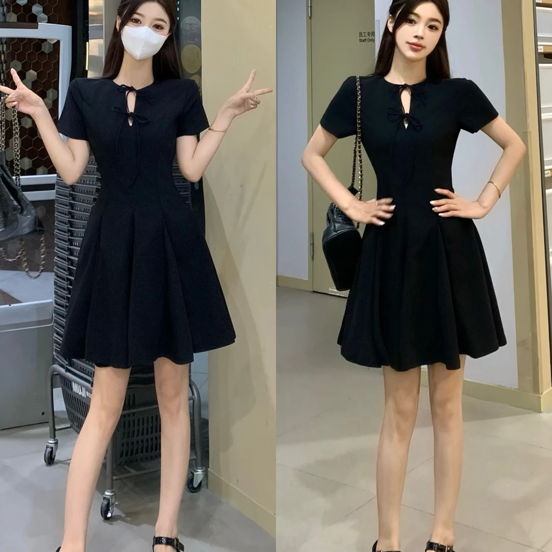 大码设计感黑色连衣裙女夏季梨形身材裙子胖mm收腰显瘦气质a字裙