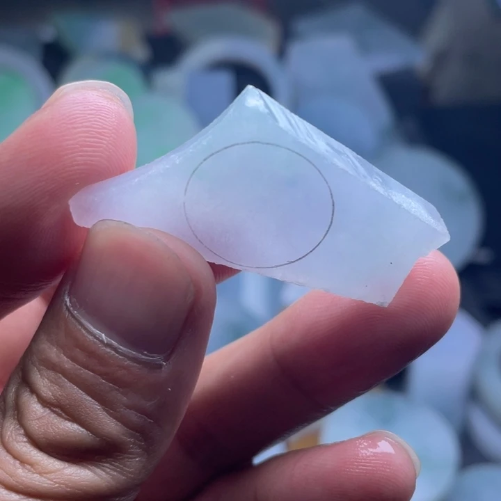 定制翡翠未镶嵌翡翠