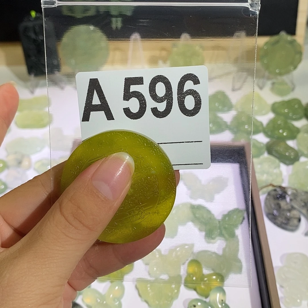 爱***i合金岫玉颈饰精美礼品