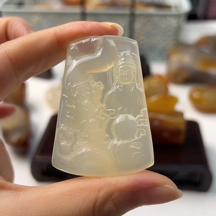 玛瑙/玉髓颈饰未镶嵌