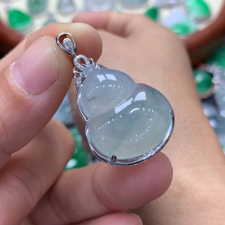 翡翠吊坠(不含链)18K金镶嵌