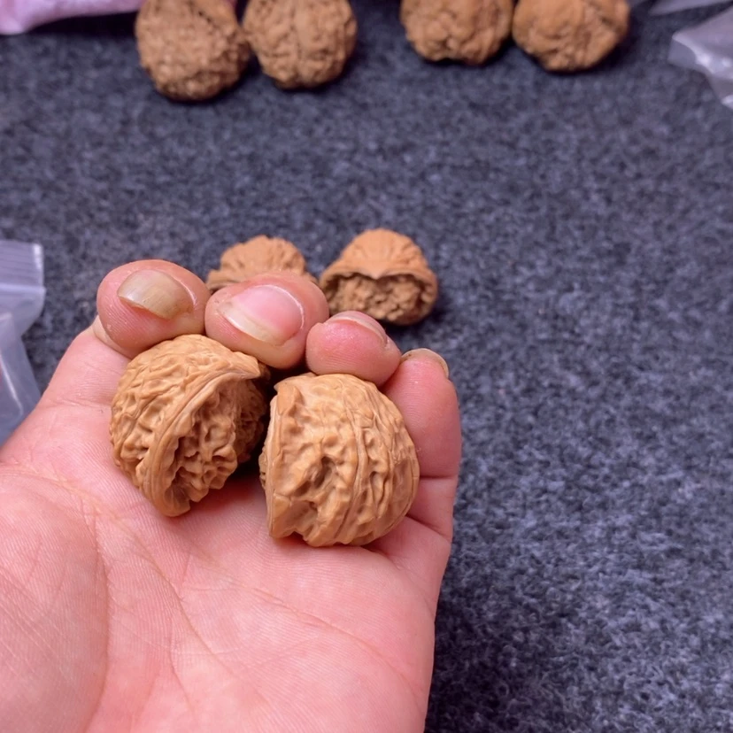 【闪购商品】文玩核桃吊坠黑***朵蛇头