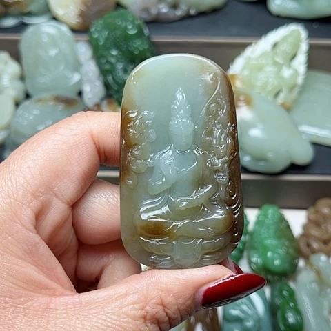 和田玉颈饰未镶嵌龍**人