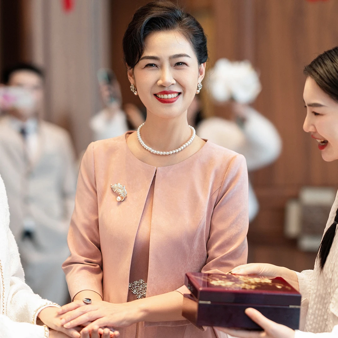 妈妈礼服两件套连衣裙2025新款春秋高贵年轻喜婆婆婚宴装平时可穿