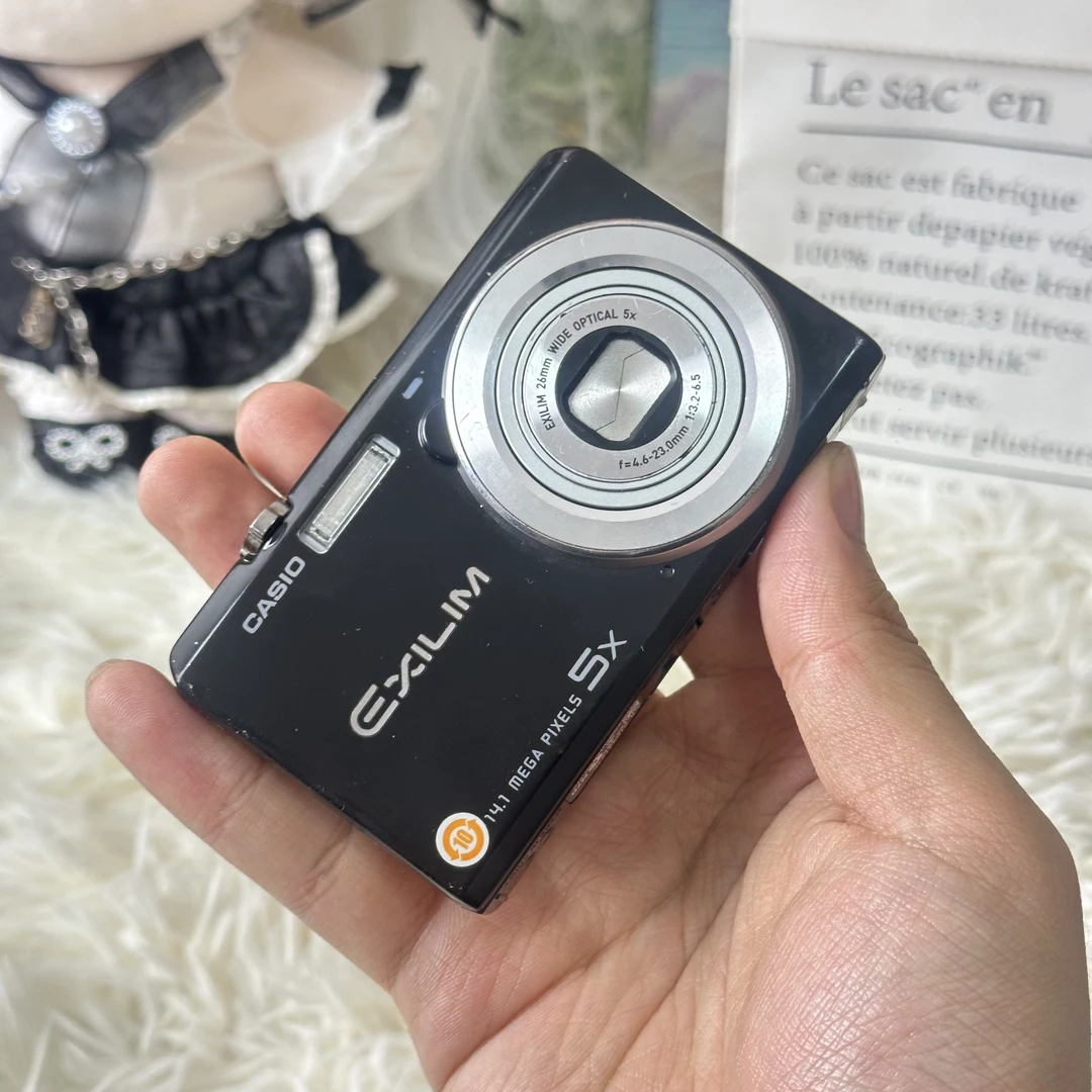 9新 Casio/卡西欧 卡西欧zs10小长焦冷白皮1400万像素带配件