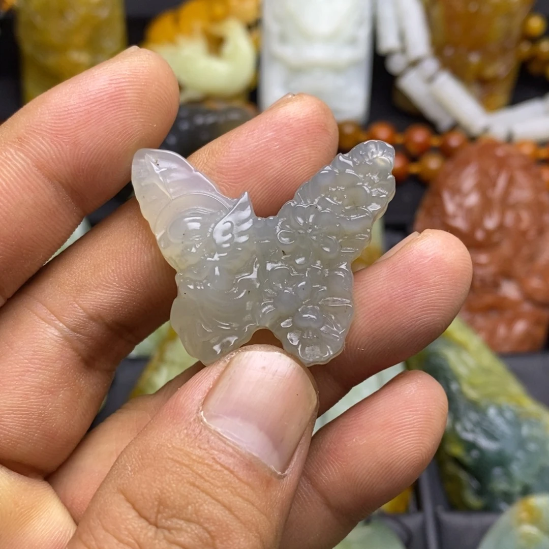 蛇纹石玉颈饰未镶嵌