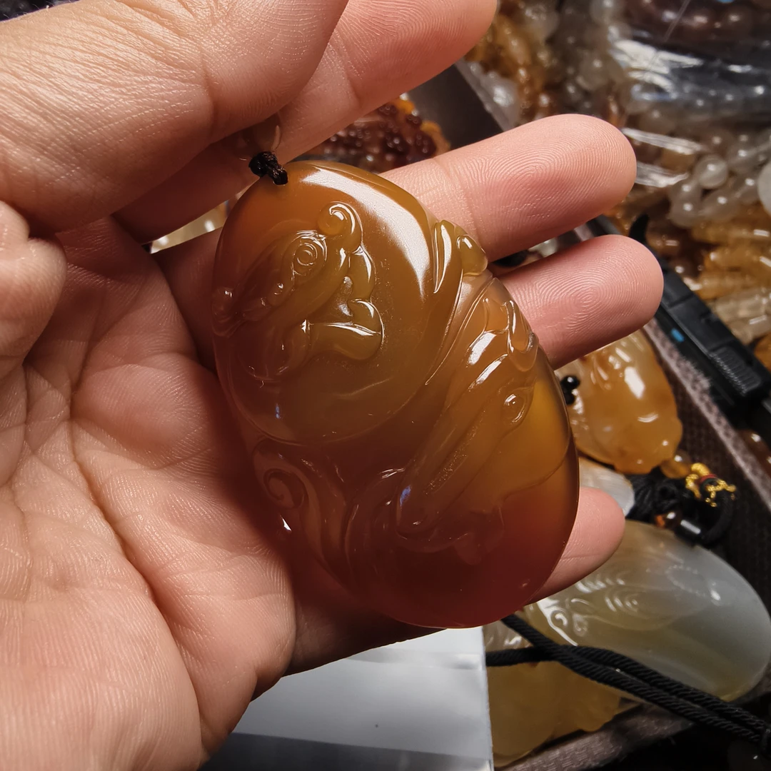 162号北红天然玛瑙马到成功吊坠