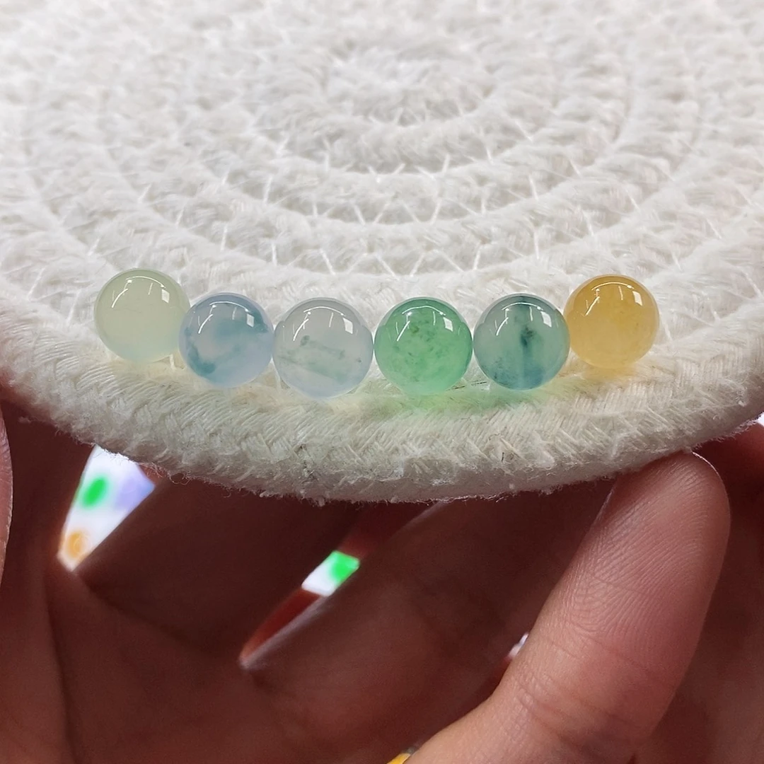 裸石翡翠一手特色冰彩