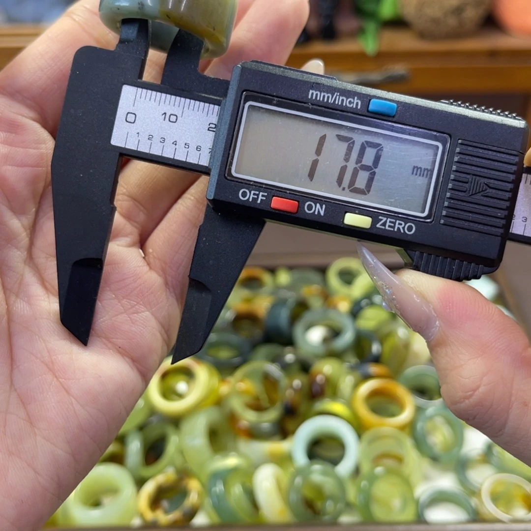 蛇纹石玉未镶嵌手镯35