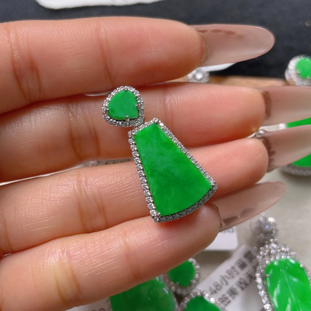 翡翠颈饰银S925镶嵌翡翠