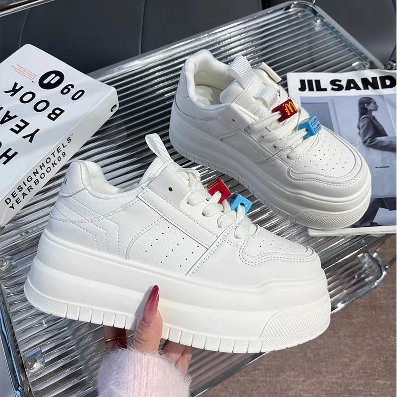 2025秋季新款时尚厚底小白鞋女增高百搭休闲鞋运动鞋学生厚底板鞋