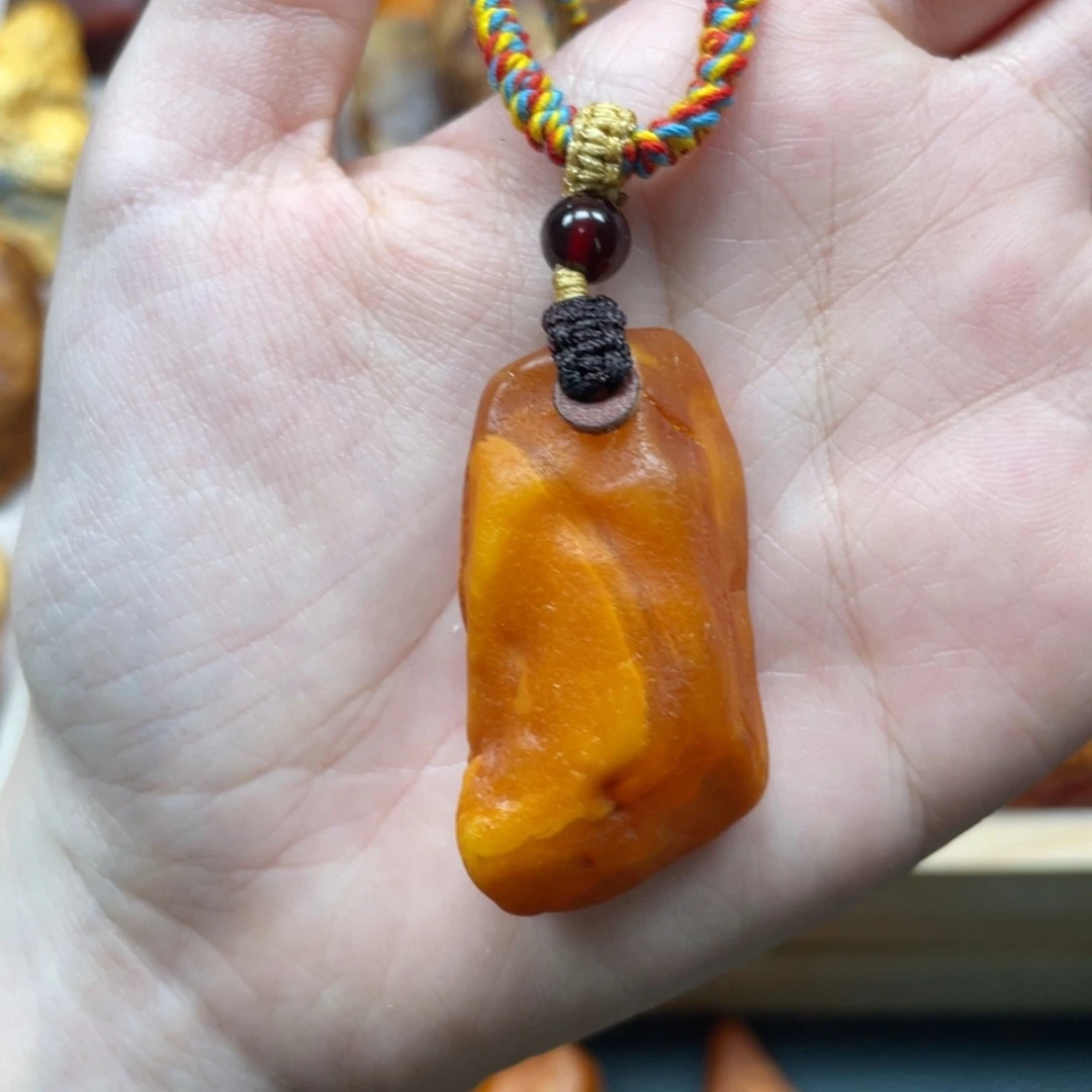 琥珀珠宝奇石未镶嵌