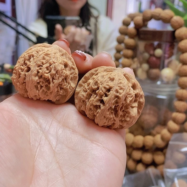 【闪购商品】文玩核桃把件41.5龙洞玉