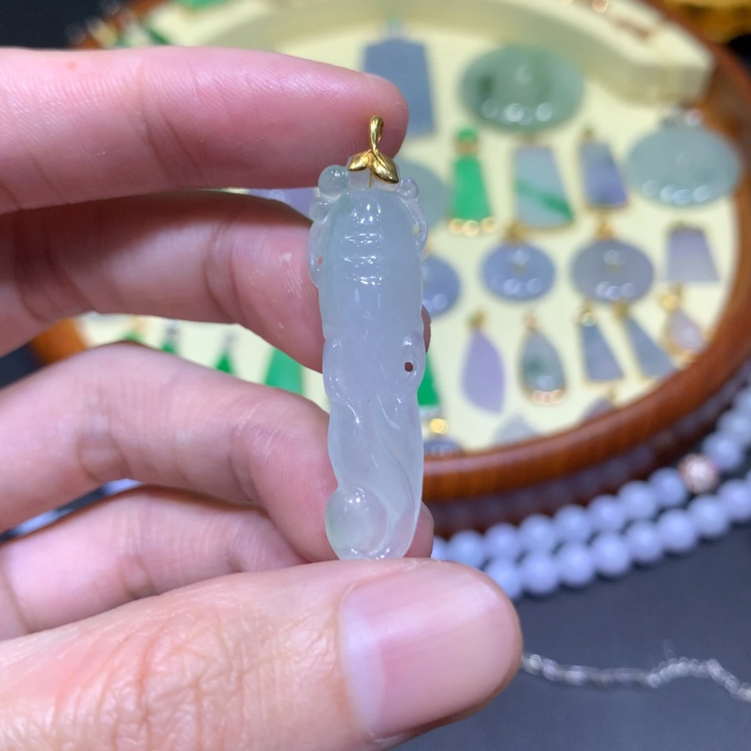 翡翠吊坠(不含链)18K金镶嵌