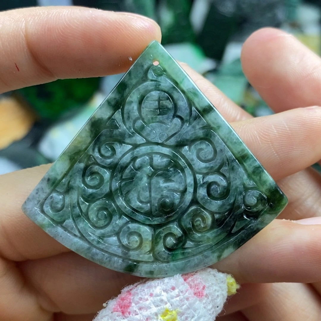 翡翠颈饰未镶嵌吊坠